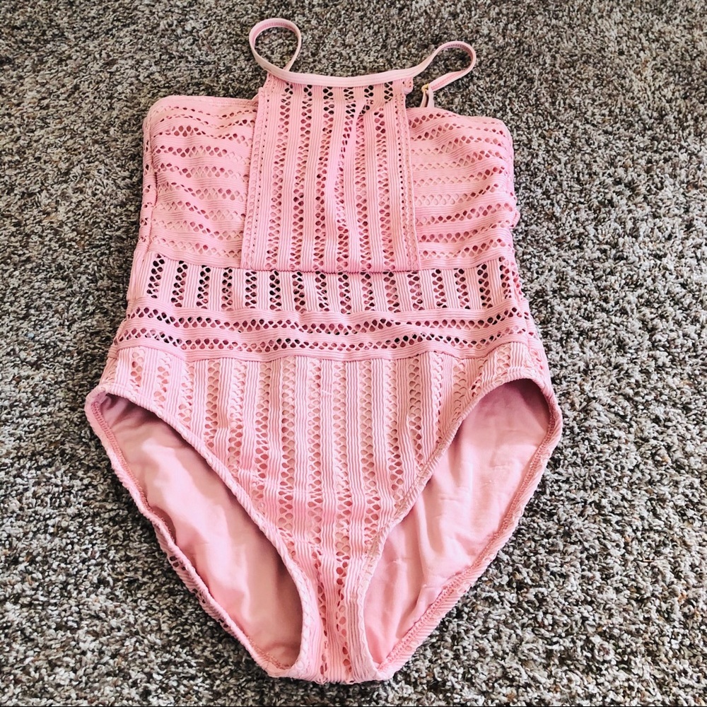 Kenneth Cole New York tough luxe one piece large